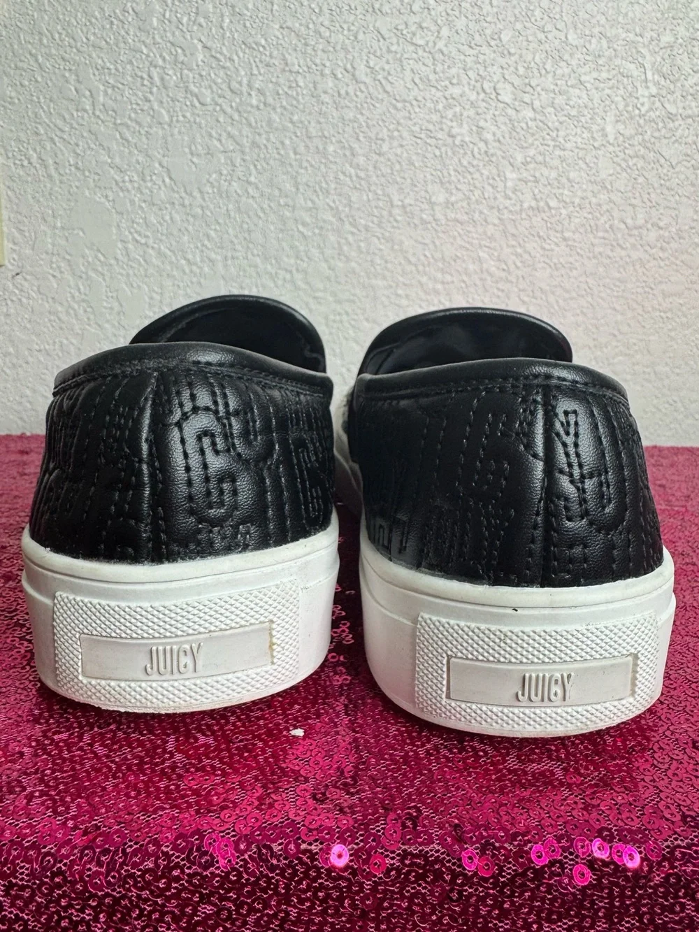 2/for $20 🪩 JUICY COUTURE Black Quilted Logo Slip-On Sneakers (Women’s 7)